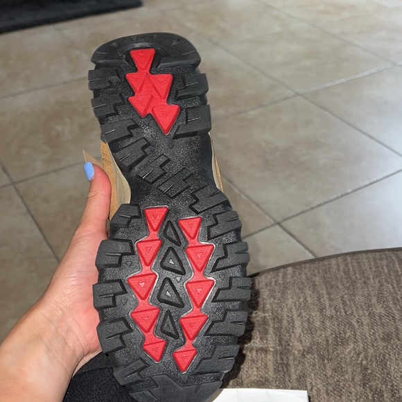 Bear Paw hiking boots (brand new) - Picture 3 of 4